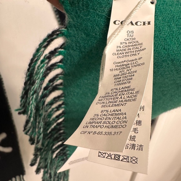 Coach Graffiti New York Scarf |Wool and Cashmere| NWT - Picture 7 of 7